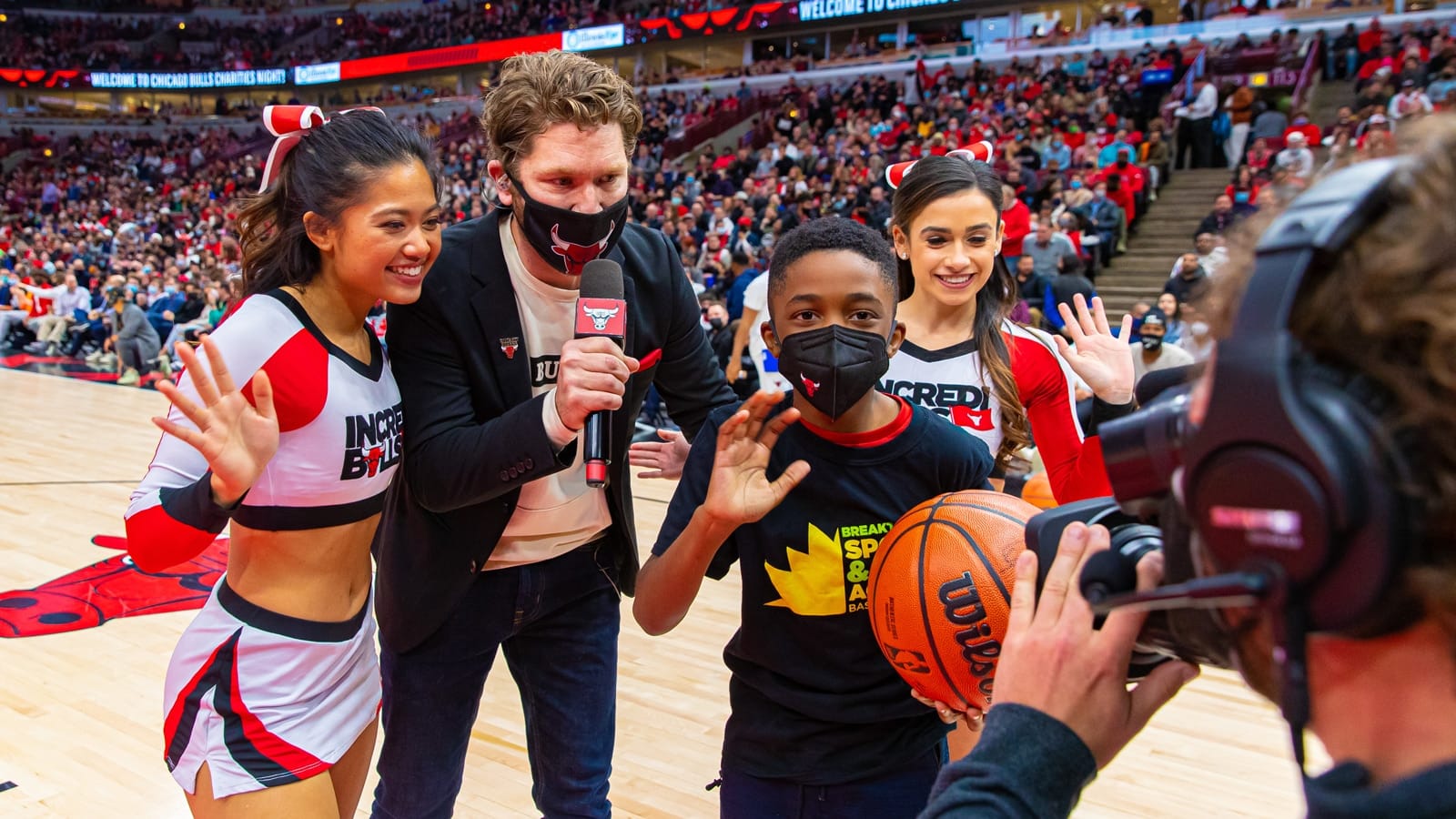 Bulls Host “Chicago Bulls Charities Night” to Honor Breakthrough and Other Nonprofits 2